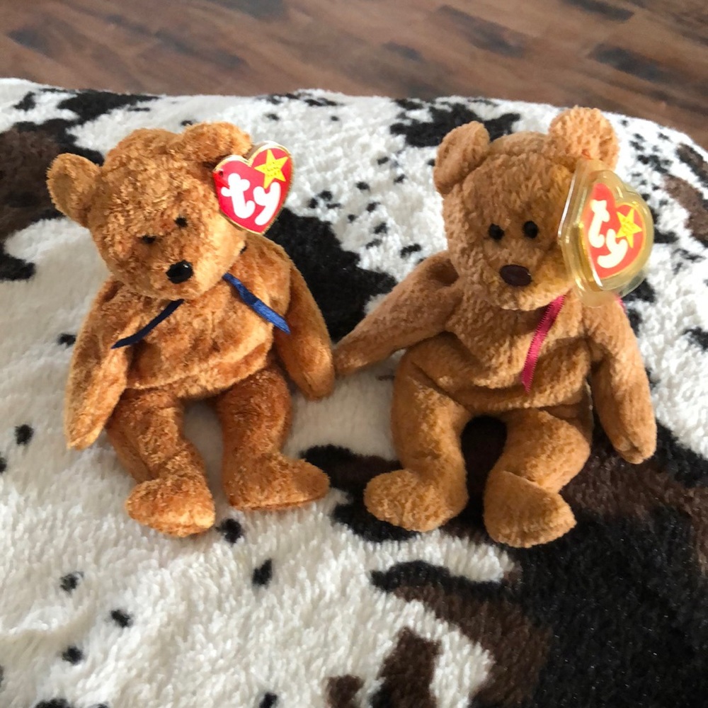 Two TY Beanie Babies, Curly 1993 and Fuzz 1999,